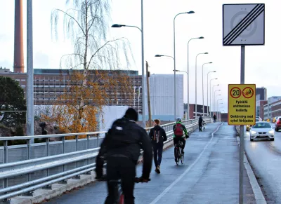 Oikeuskanslerille töitä: Ovatko Lauttasaaren sillalla olevat liikennemerkit  lainvastaisia? - Tekniikan Maailma