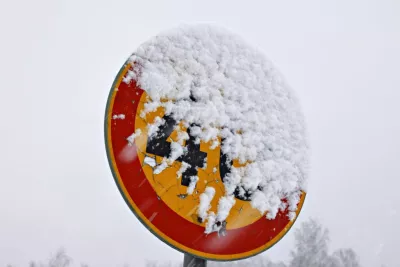 Kysy TM-toimitukselta: Jos nopeusrajoitusmerkki on lumen peitossa, pitääkö  sitä noudattaa? - Tekniikan Maailma