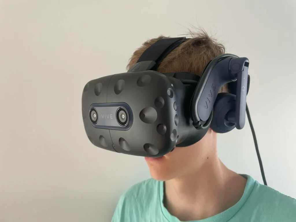 Muropaketin kokeilu: HTC Vive Pro 2 – Yksi parhaista markkinoilla olevista  VR-laitteistoista, mutta hintaa on liikaa - Tekniikan Maailma